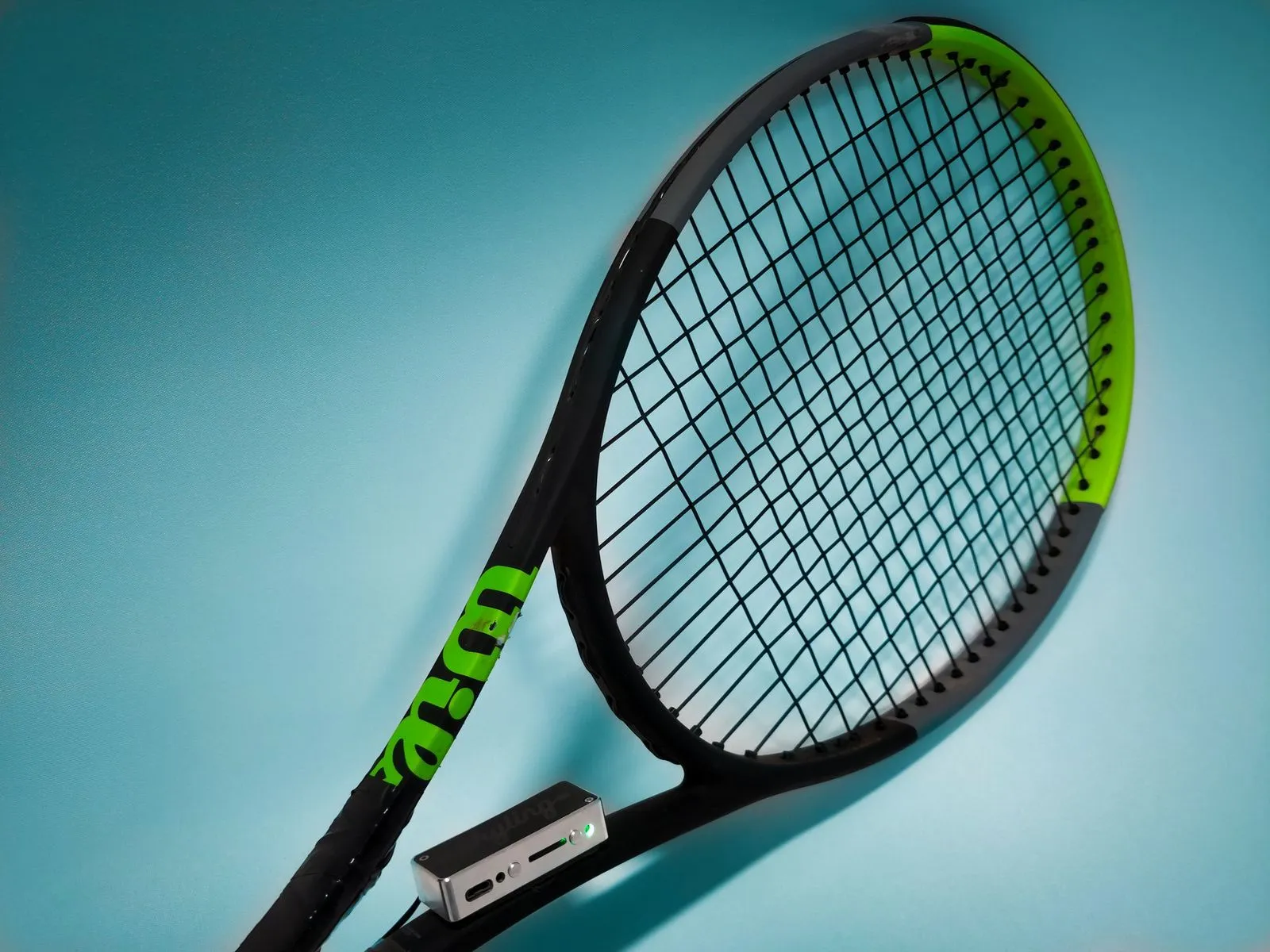 Raquette de tennis instrumentée
